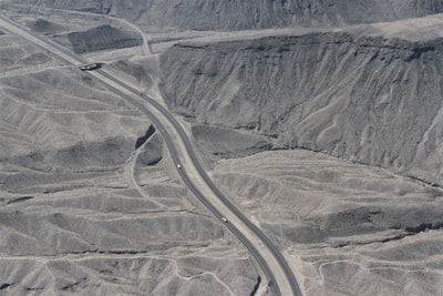 灰色道路鸟瞰图